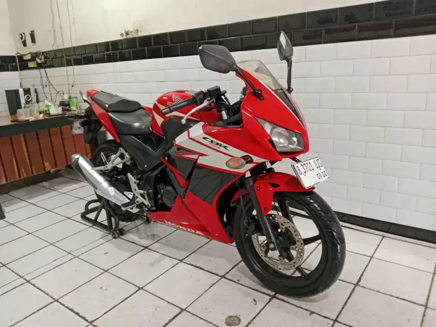 Honda cbr 2015 mesin halus pajak on