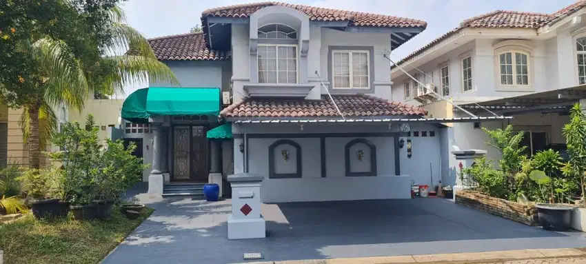 Rumah di Lippo Karawaci 2 Lantai Ada AC dan Ruang Karaoke