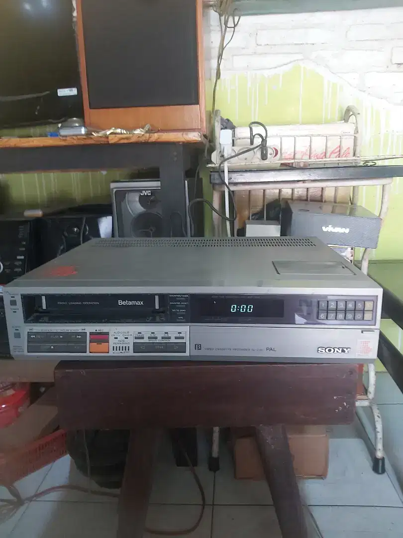 Sony video cassette recorder SL- C9E PAL