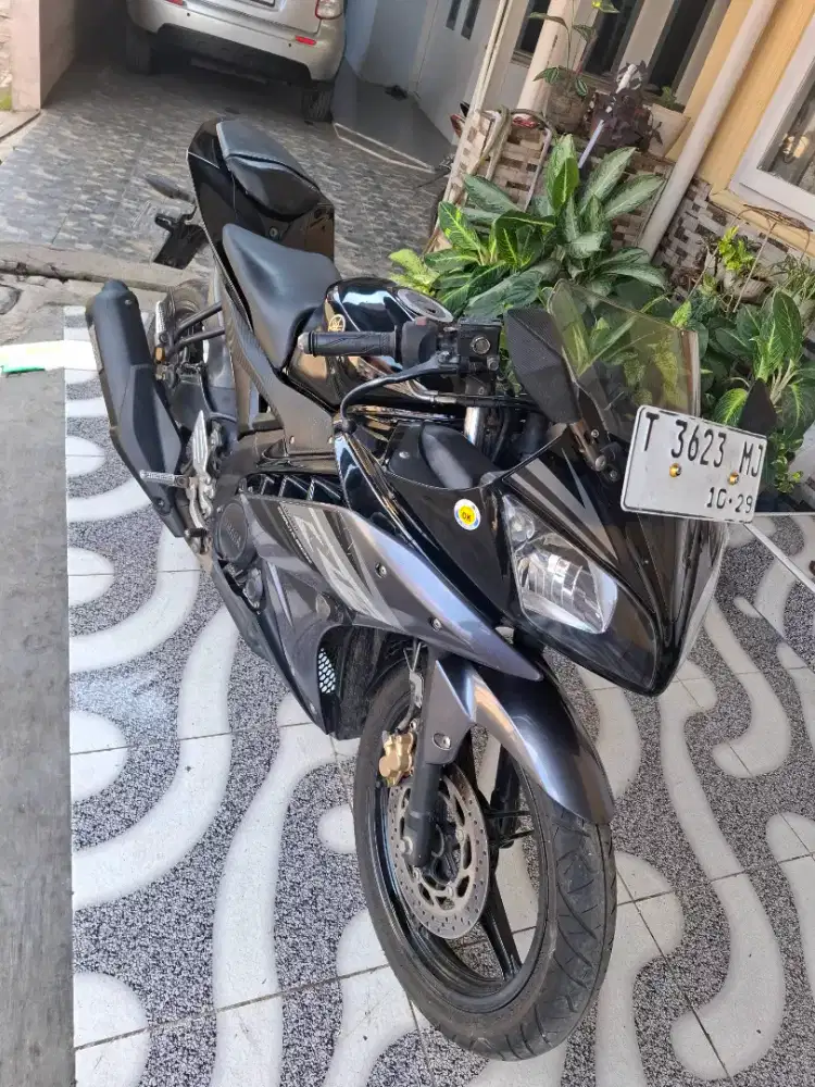 Yamaha R 15 V2 plat T