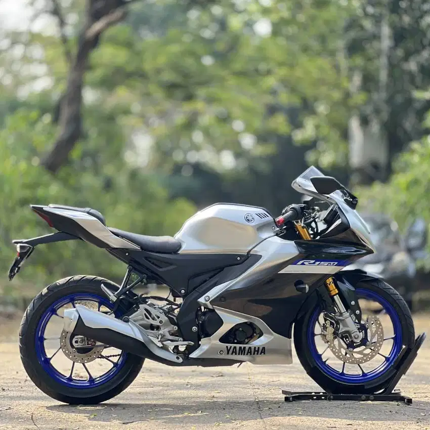 YAMAHA YZF R15M ABS SILVER BIRU 2022 KM 13K NO MINUS