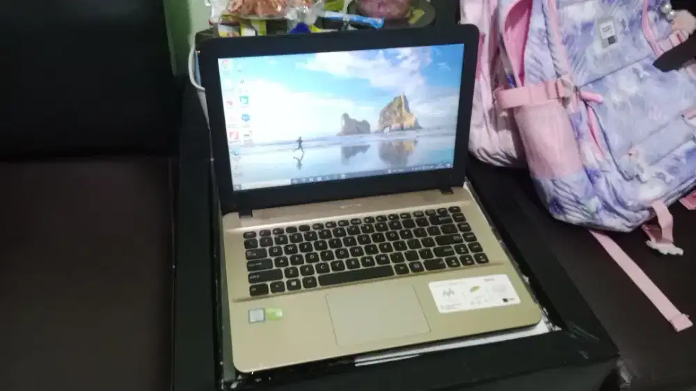 Laptop ASUS Gaming + SSD & HDD 628 Gb + Nvidia + Ram 4 Gb + Core i3