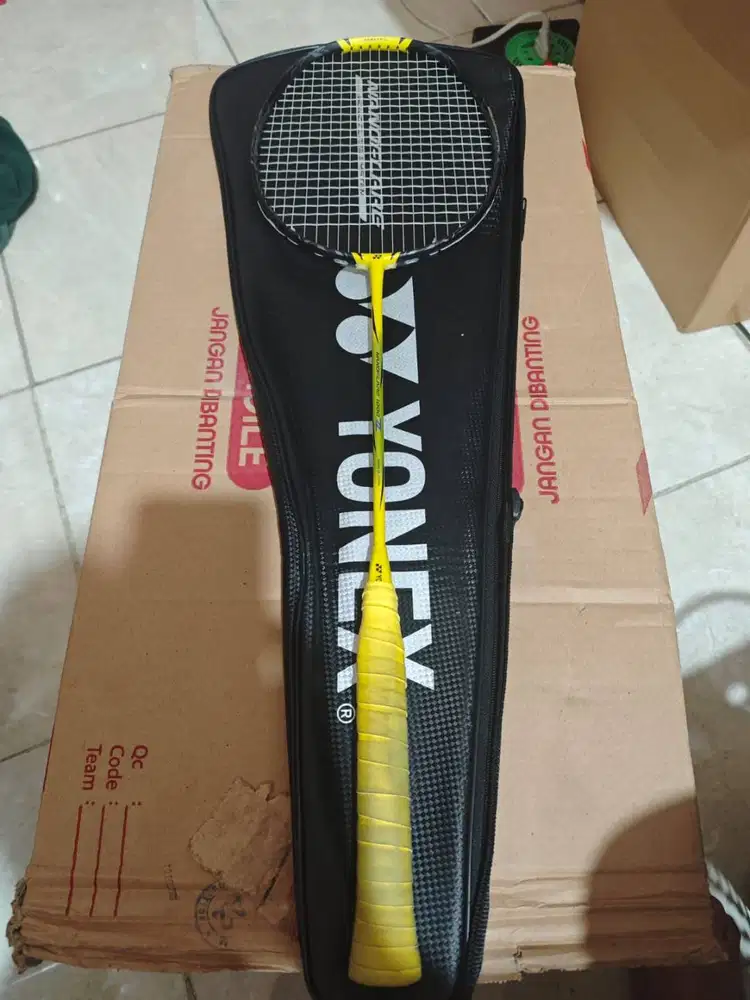 Di jual raket badminton Yonex nanoflare 1000zz original