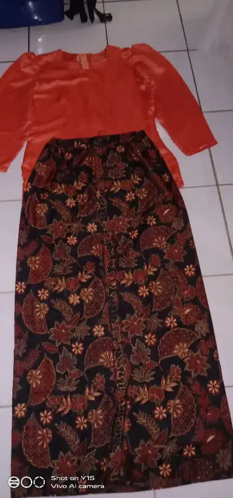 Jual kebaya modern dan rok kain batik cantik