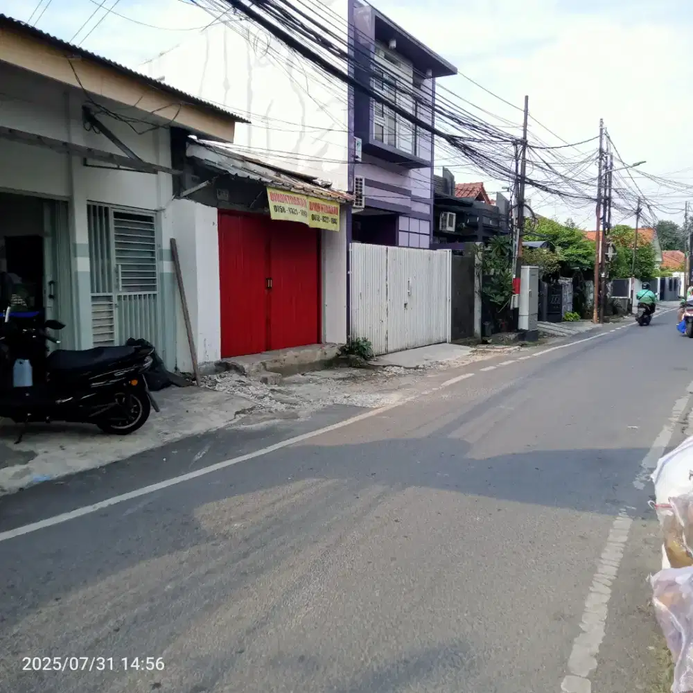 Kios Pinggir jalan Raya condet