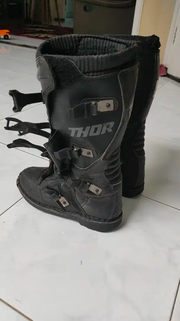 DIJUAL: Boots Motocross Eropa THOR BLITZ – Ukuran 41/42