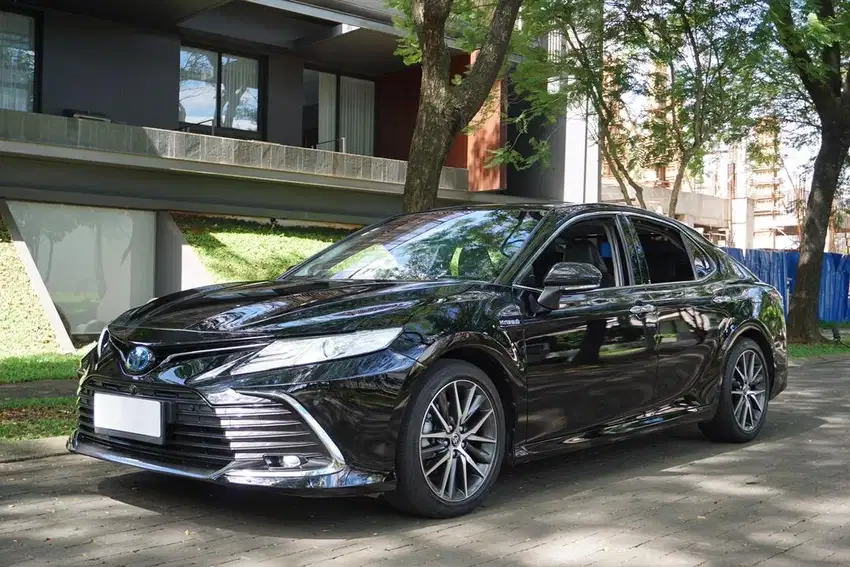 Toyota Camry  2.5l Hybrid A/T 2022