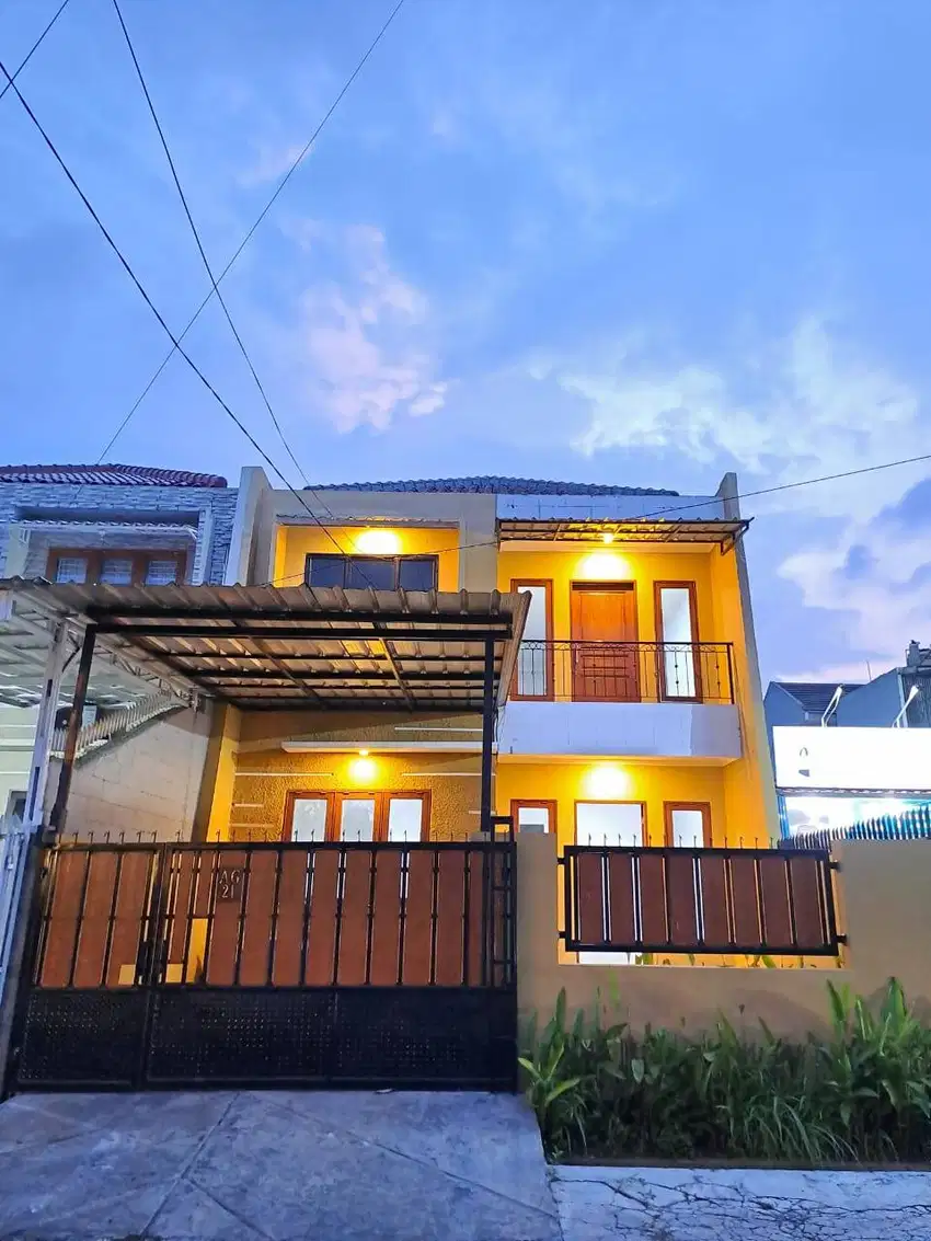 Disewakan Rumah 2 lantai di billymoon,Jakarta Timur