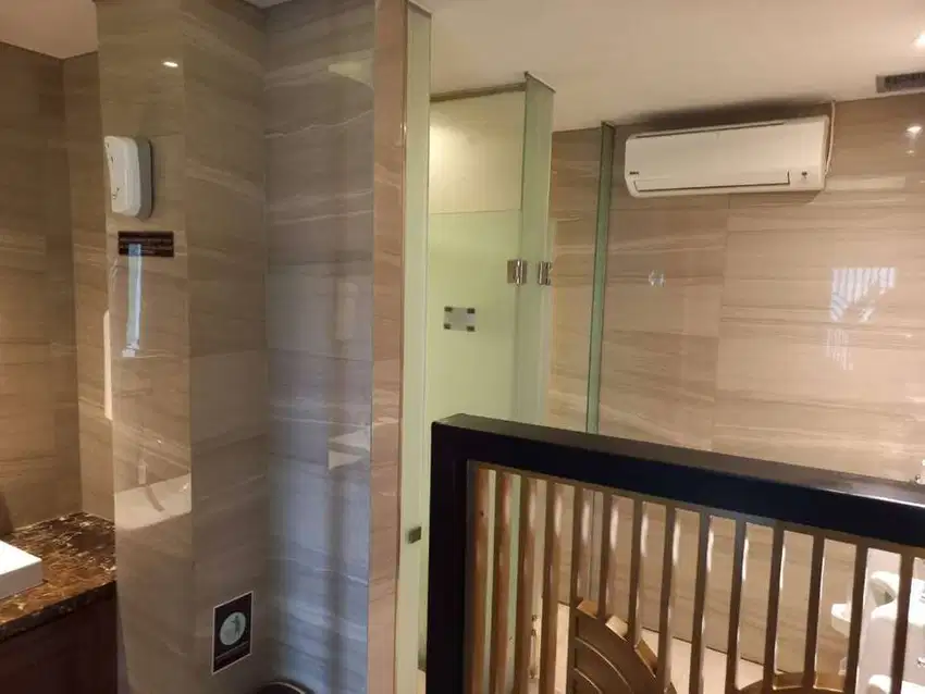 Di Jual Gedung Usaha Aktif Sayap Sukajadi Bandung.