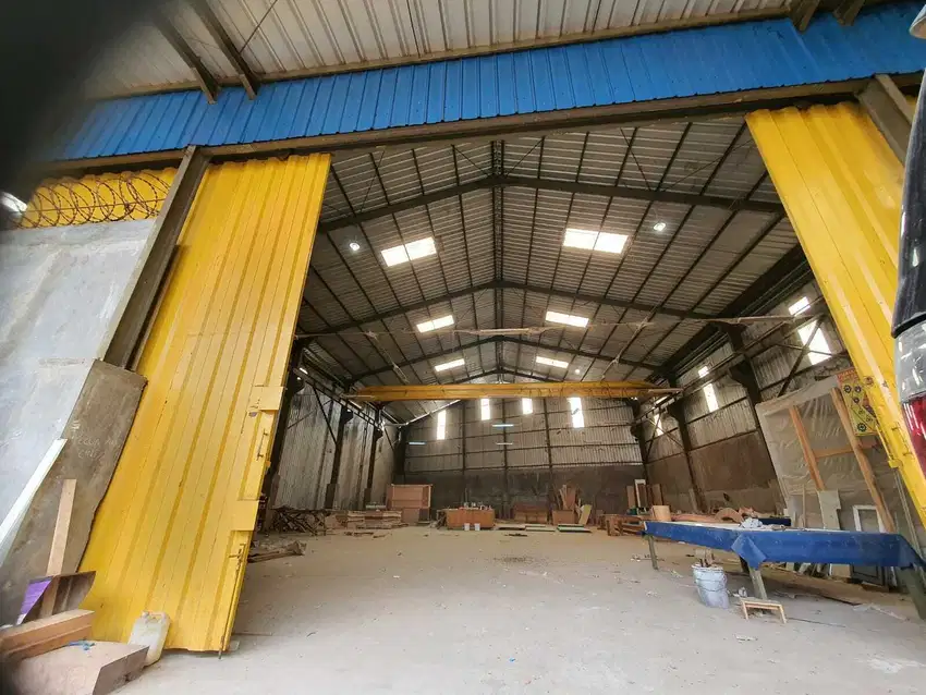 Dijual / disewakan gudang di kav DPR