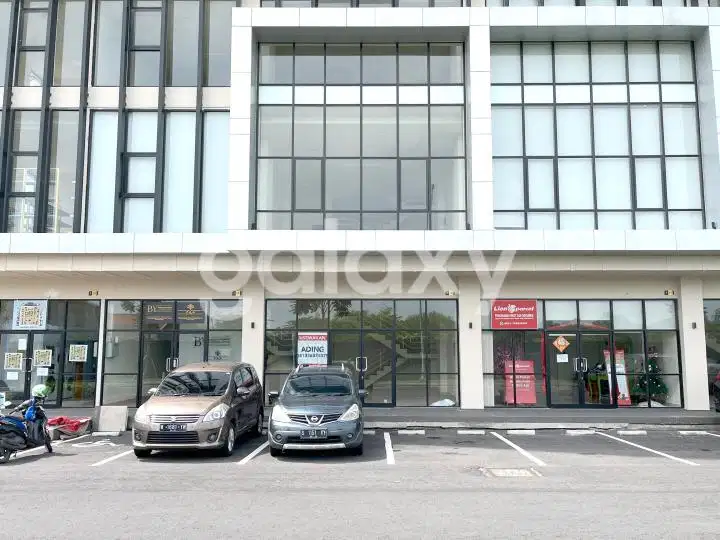 Ruko 3 lantai Vittorio Wiyung surabaya barat