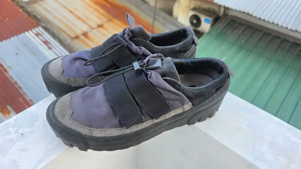 Onitsuka Tiger Chunky Slip On Size 42