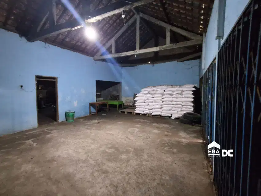 Gudang Luas Ada Kantor di Mien Demak