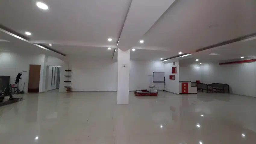 Sewa Ruang Usaha/ Ruko Bagus,Lux, Sayap Jl Burangrang/Jl Gatot Subroto