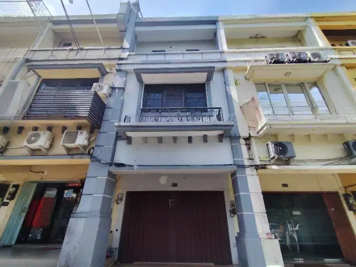 Di SEWAKAN RUKO 3 LANTAI VILLA Bukit MAS