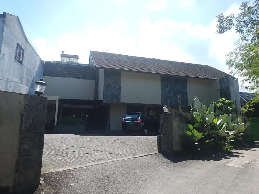 Dijual VIA LELANG 2 lantai MURAH Guesthouse Oyo Cigadung Raya