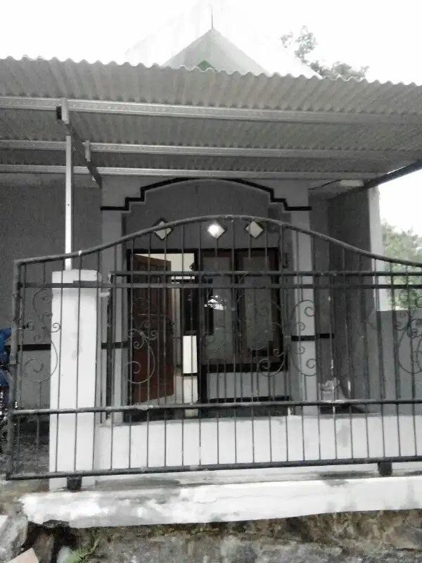 Rumah Depan Rest Area Karangploso Malang