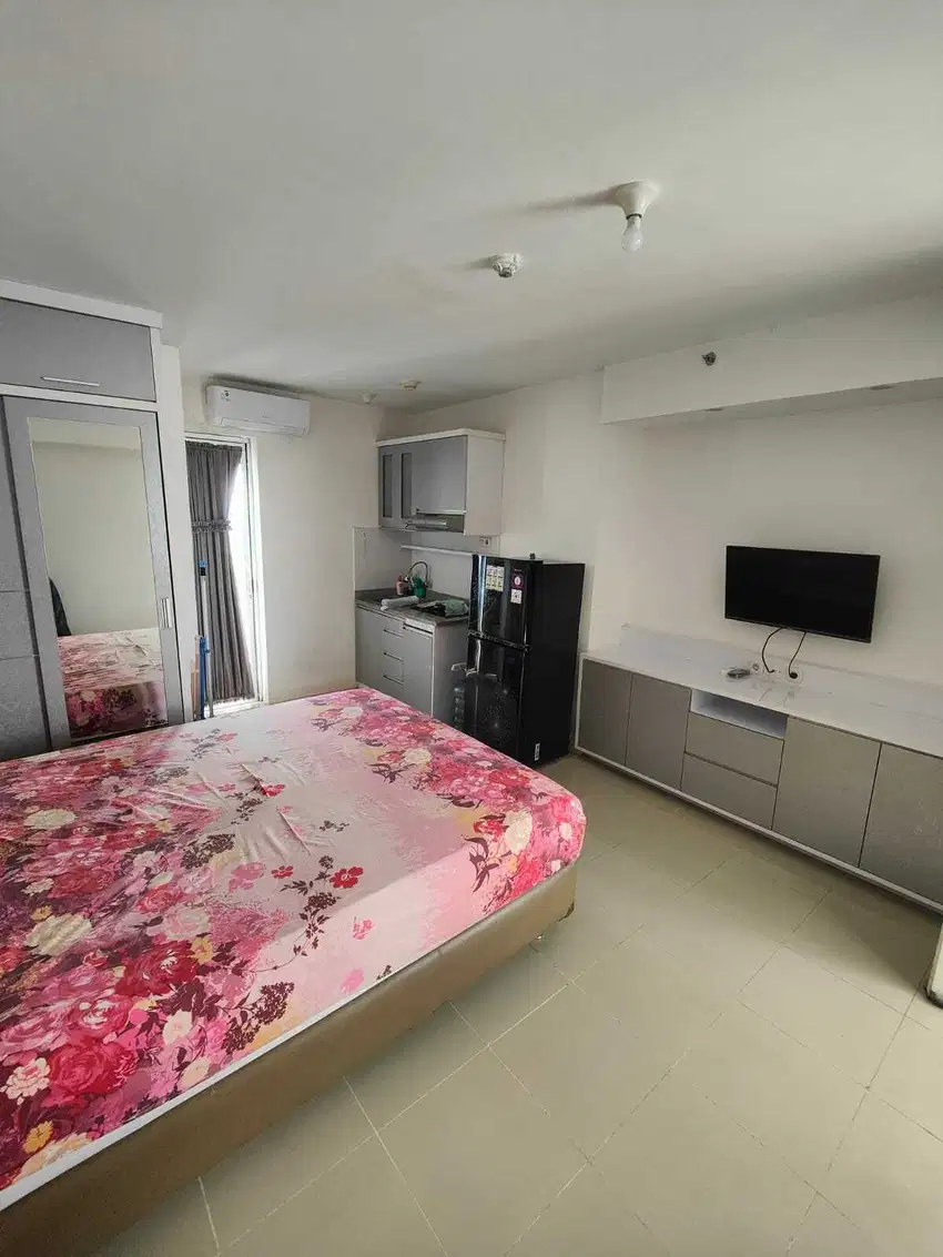 Sewa Cepat Studio HOOK Besar Furnished Atas Mall Bassura