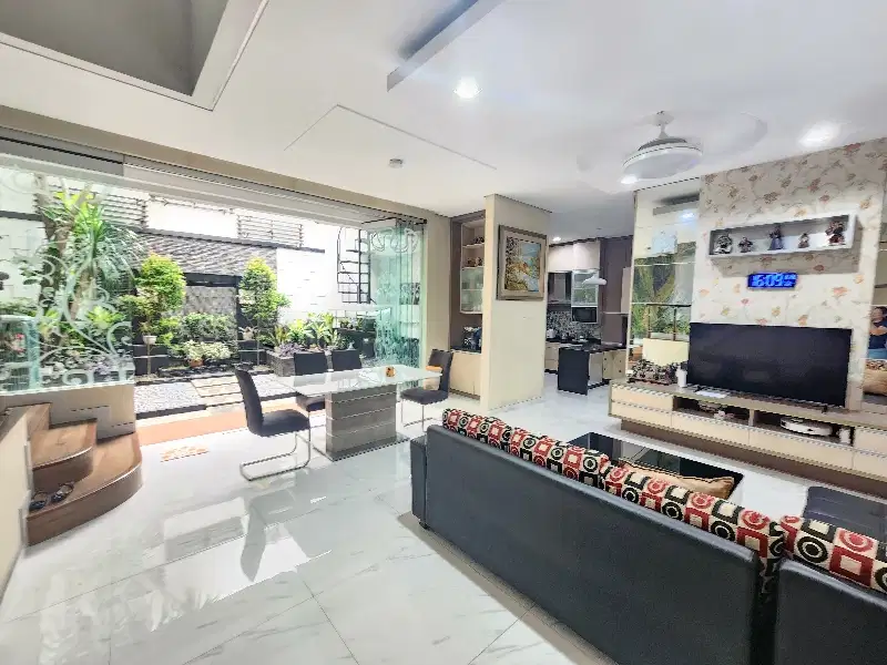 Dijual Rumah Cantik Full Furnished Dekat Mall SMS Gading Serpong