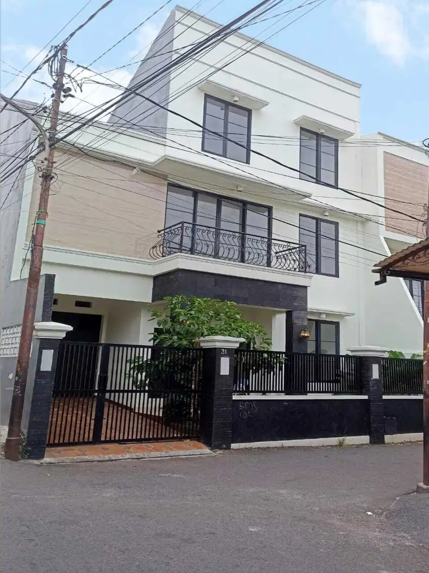 Rumah Baru 3 Lantai Mewah di Kalibata Utara Pancoran Jakarta Selatan