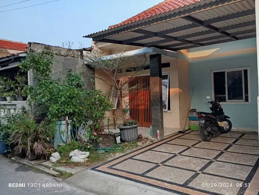 DIJUAL RUMAH CANTIK JALAN KEDIRI, DEPOK – 5 MENIT KE TOL JAGORAWI