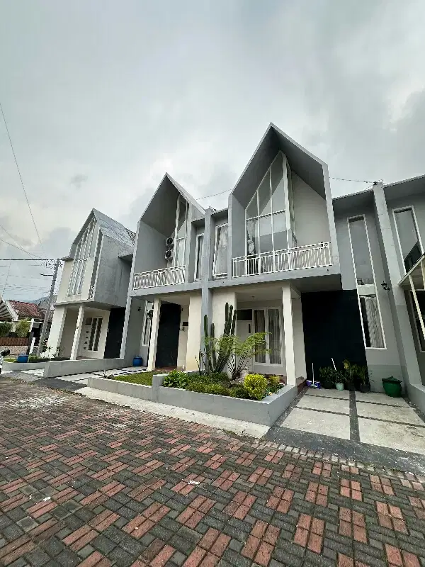 Rumah Villa Lahor Pusat Kota Batu