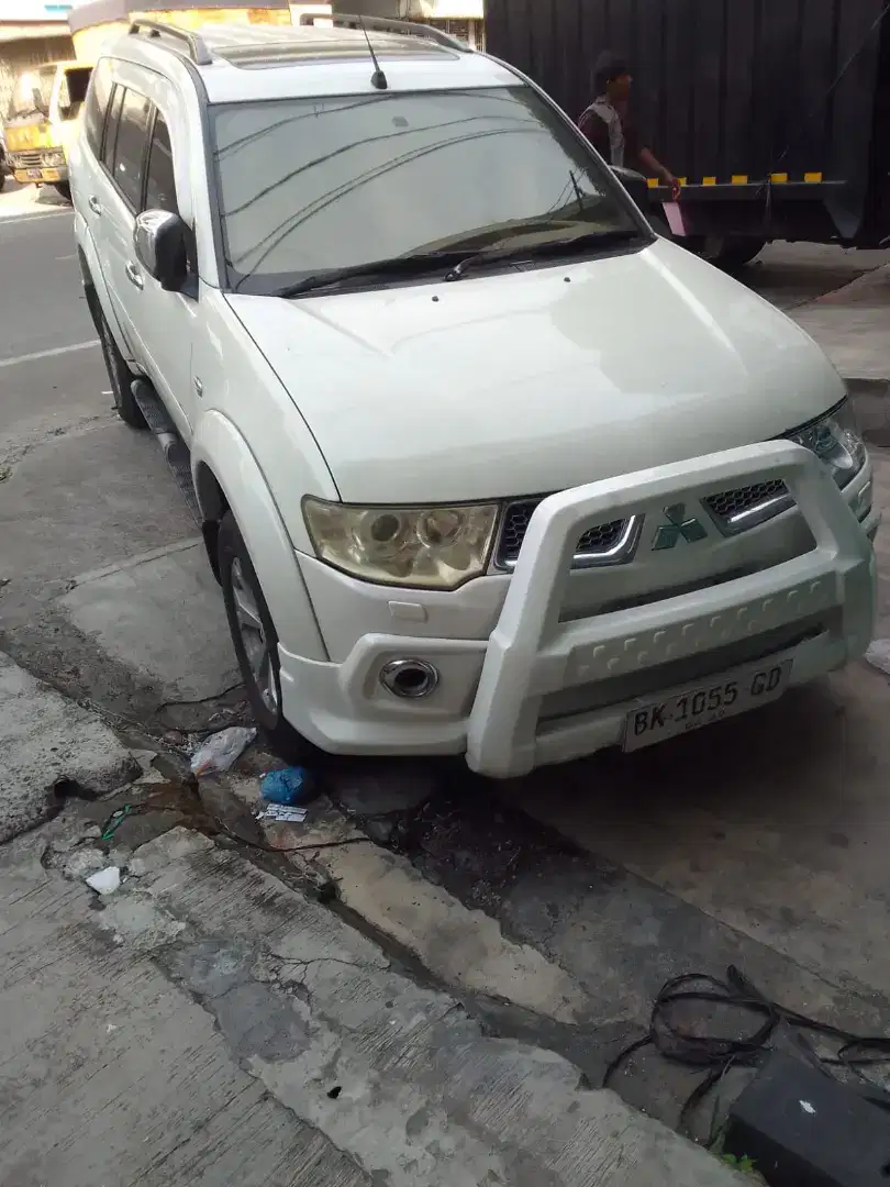 Pajero 2013 warna putih