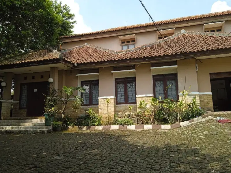 Villa di Ciomas Dekat Pusat Kota Bogor