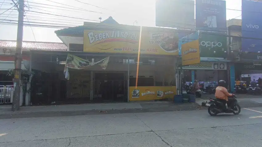 SEWA RUMAH 300m2
