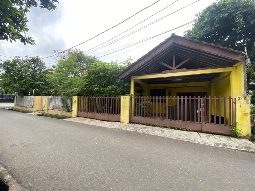 Dijual rumah lama di Jl H. Goden - Kebayoran Lama - Jakarta Selatan