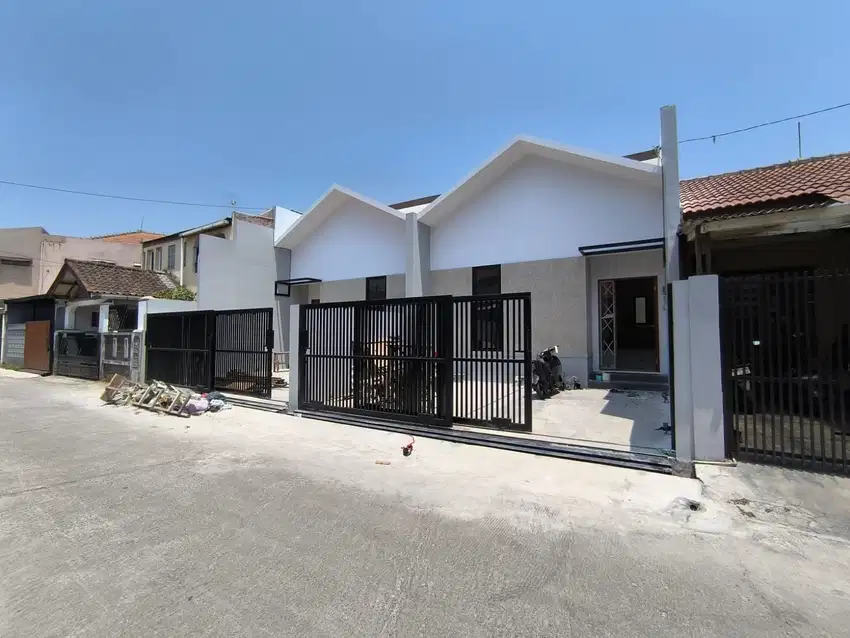 Rumah Baru Siap Huni Tersedia 2 Unit di Taman Kopo Indah 2