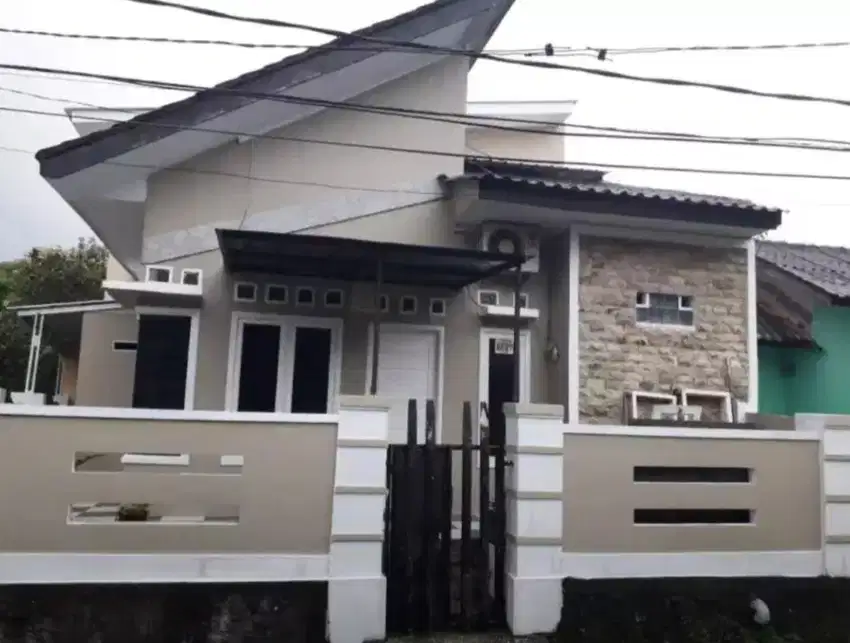 RUMAH HOOK DI JL MESJID AL LATIEF KADEMANGAN SERPONG