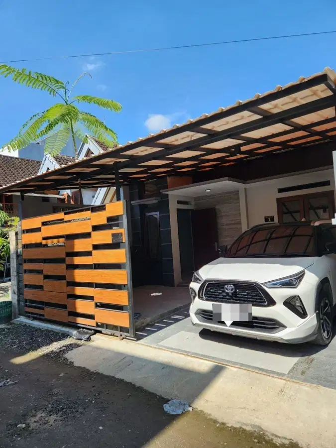 Rumah siap huni lantai Granit suasana hommy Blulukan Colomadu