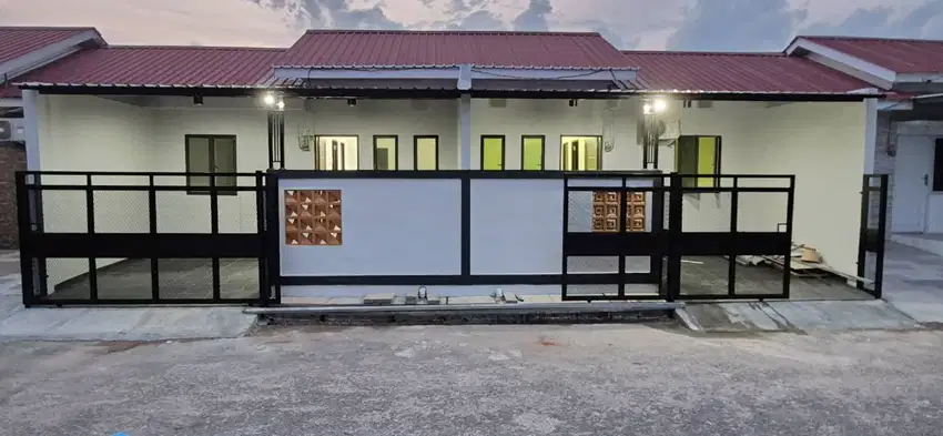 Dijual cepat rumah cantik full renovasi Hadap Fasum