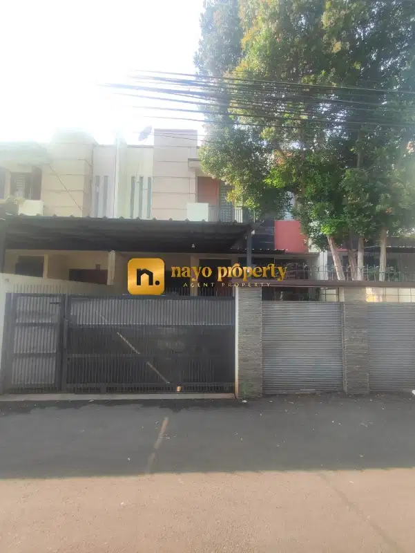 Rumah Bagus Halaman Luas Lokasi Strategis di Kalibata Jakarta Selatan