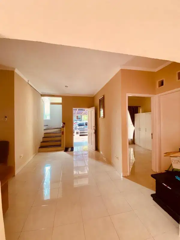 Rumah Bagus Siap Huni di Puri Townhouse Bintaro Sektor 9