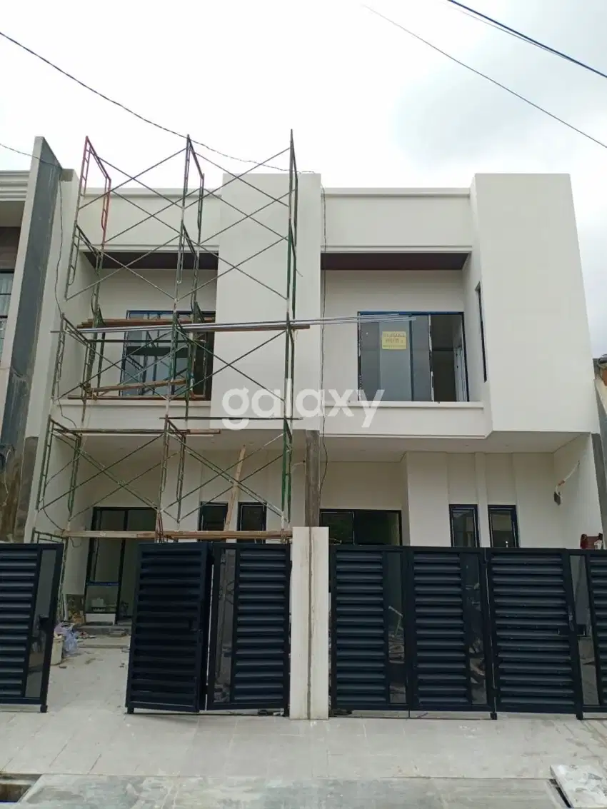 RUMAH BARU GRESS SIAP HUNI DI KALIJUDAN SURABAYA TIMUR
