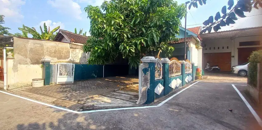 Jual murah rumah luas 367m dekat Superindo Kartasura
