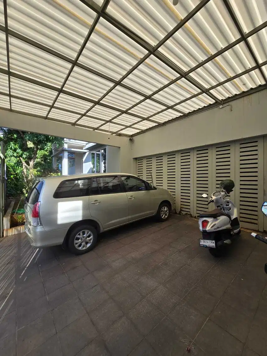 Rumah modern tropis di kayu putih jakarta timur