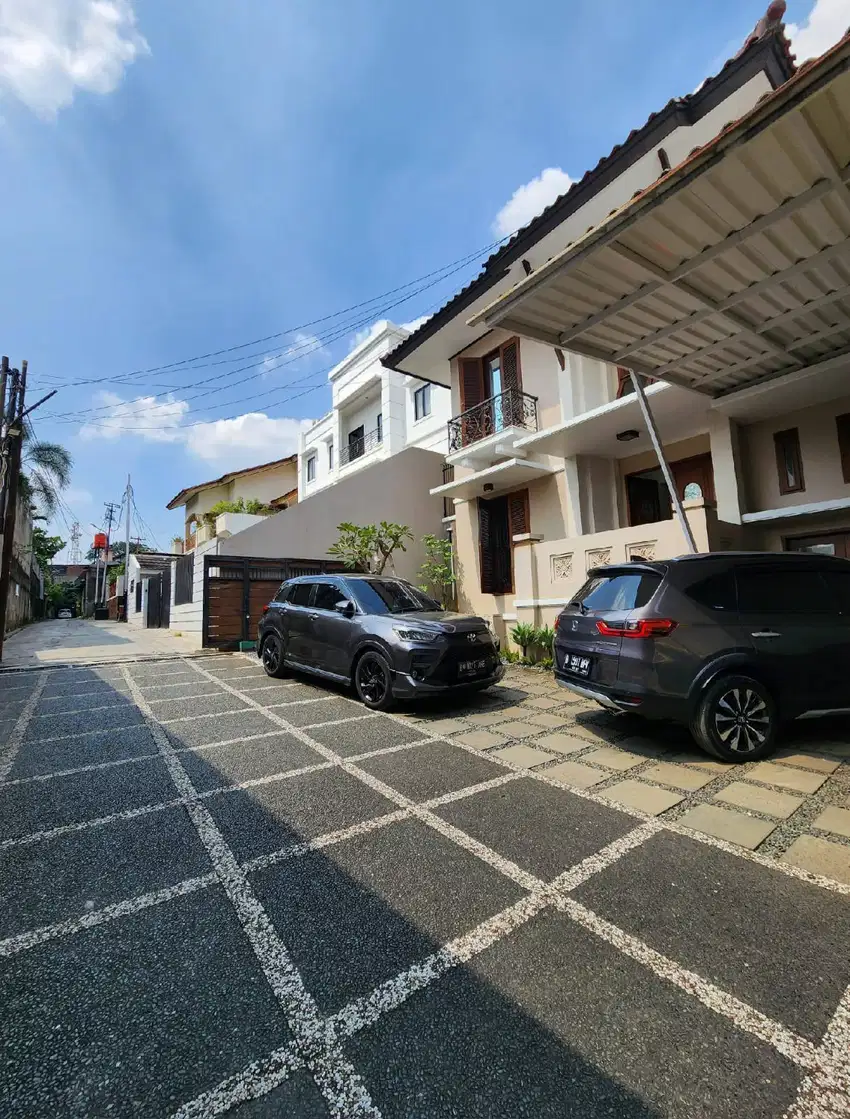 DIJUAL RUMAH KEBAYORAN BARU - DEKAT FATMAWATI RAYA / MRT DESIGN TROPIS
