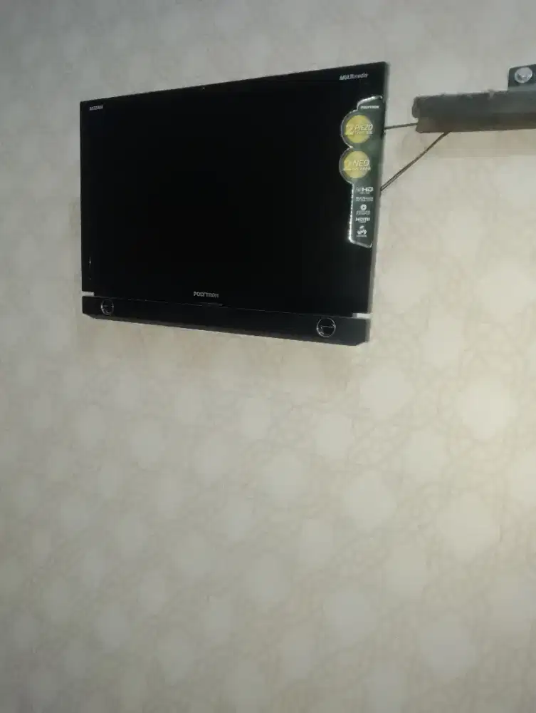Tv polytron bazzoke 22 inchi