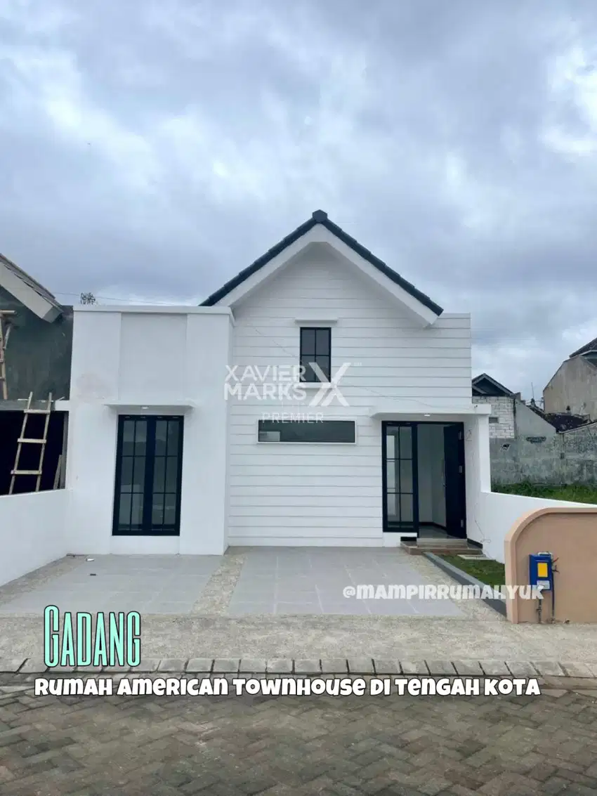 Rumah American Townhouse di tengah kota Malang
