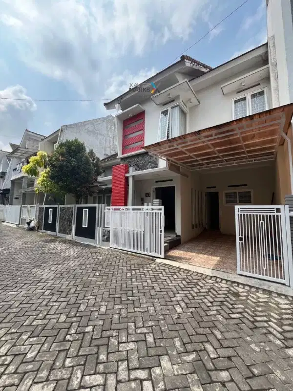 e114 Rumah Modern Minimalis Full Furnished dekat SMA St Yusuf Malang