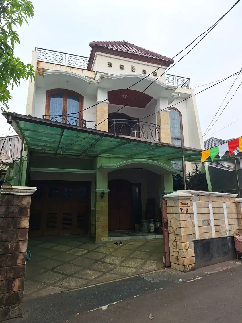 Rumah 2 Lantai Dekat Mc Donald Kemang Jakarta Selatan