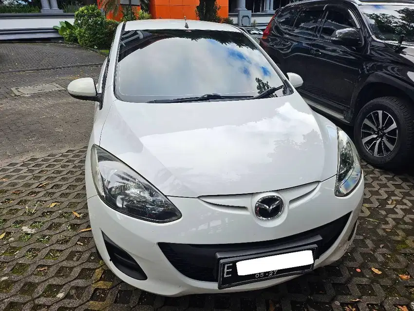 Mazda 2 Hatchback tipe V A/T 2012