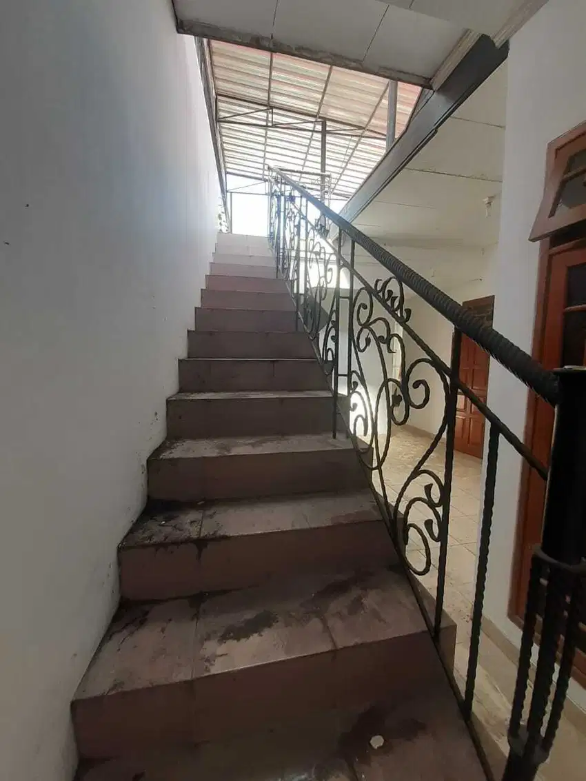 DISEWAKAN RUMAH COCOK UNTUK KANTOR, MAGUWOHARJO, DEPOK, SLEMAN, JOGJA