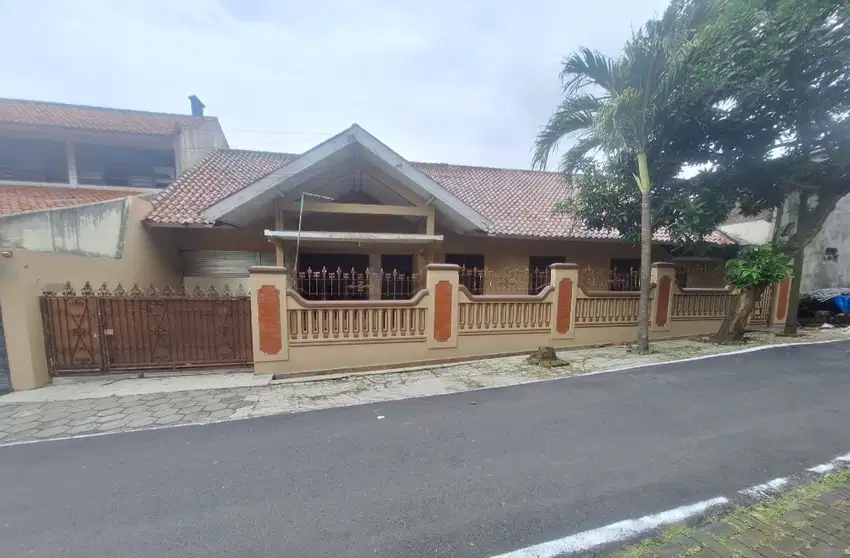 (KANTOR / KOS ) RUMAH DI JL KENDENG, GAJAH MUNGKUR SEMARANG BARAT