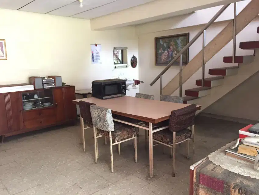 Rumah Lama di Mainroad Burangrang Lengkong Cocok Untuk Kantor Cafe