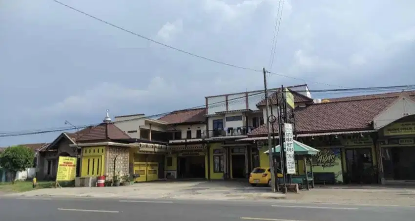 Jual rumah makan probolinggo jalan utama