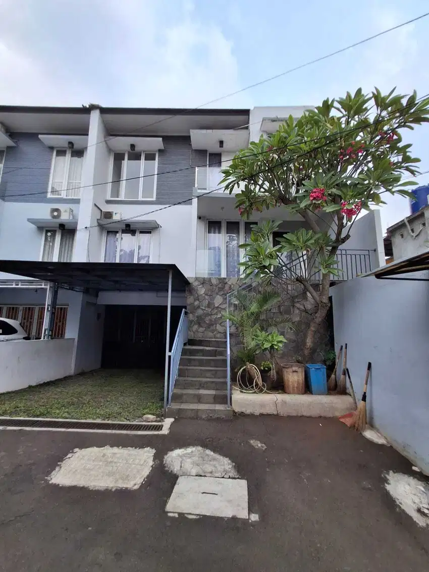 DIJUAL CEPAT TOWN HOUSE MINIMALIS 3 LT SIAP HUNI DI CILANDAK JAKARTA S